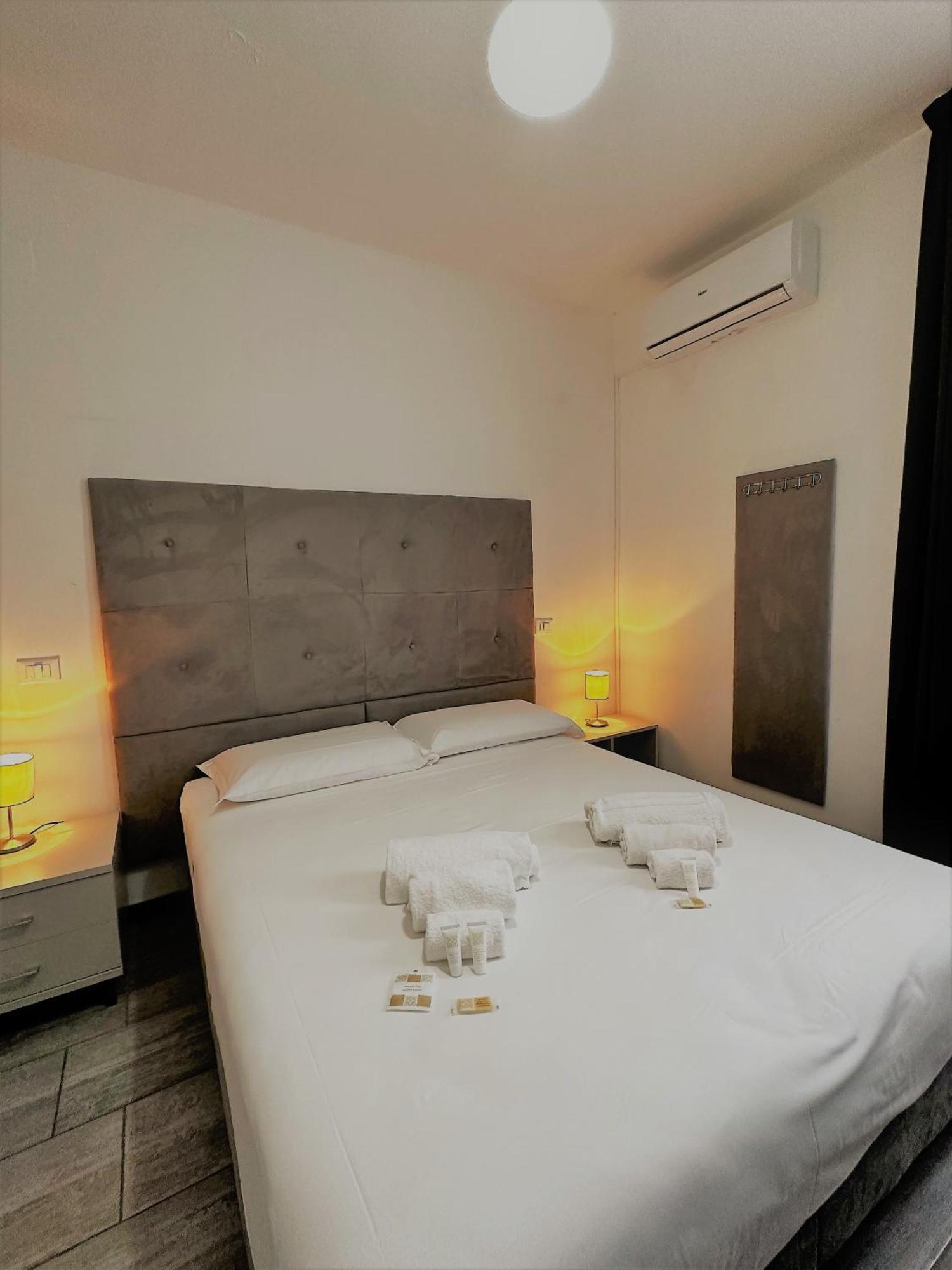 Hotel The Flash - Venturina Terme Bagian luar foto