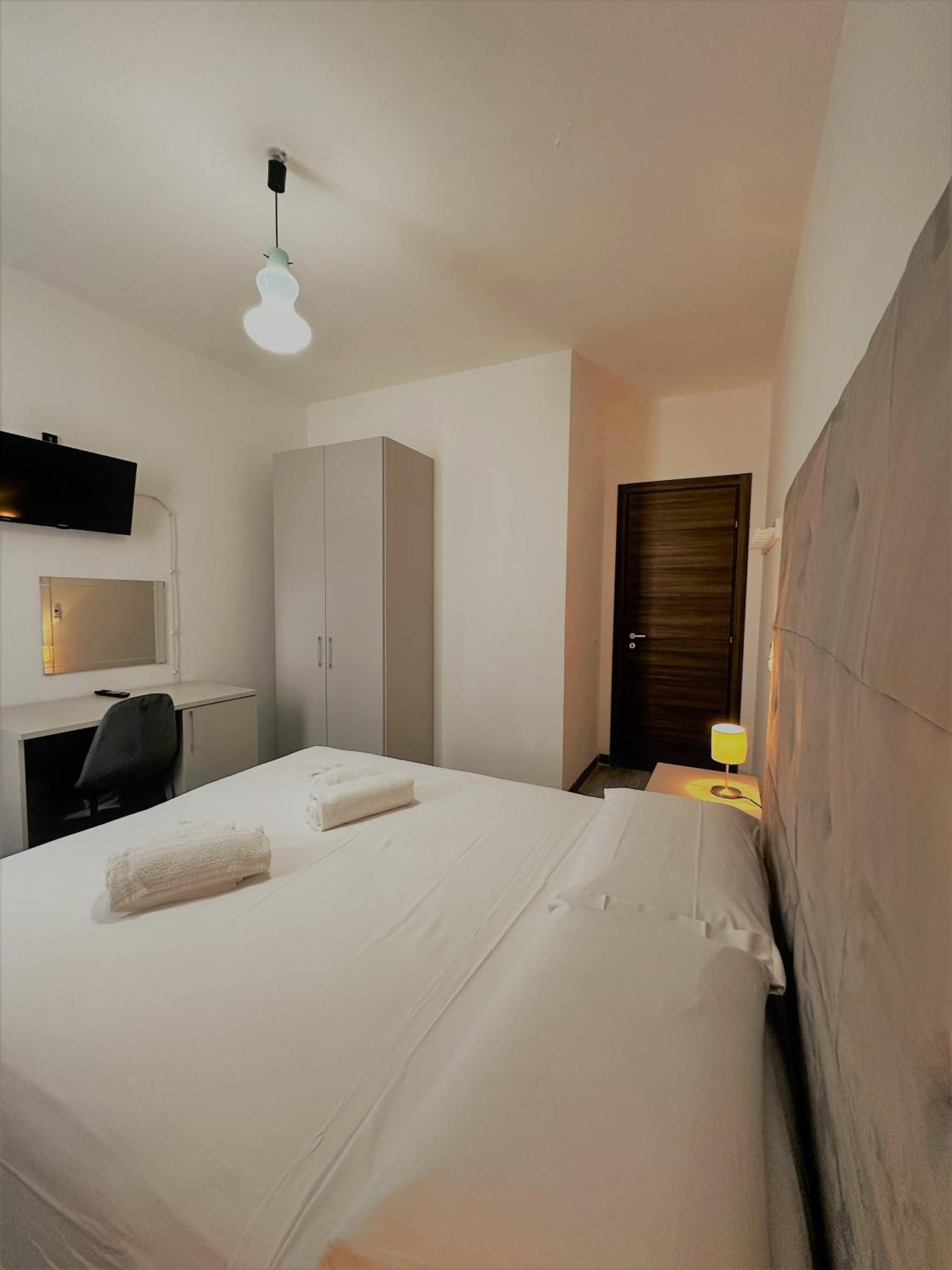 Hotel The Flash - Venturina Terme Bagian luar foto