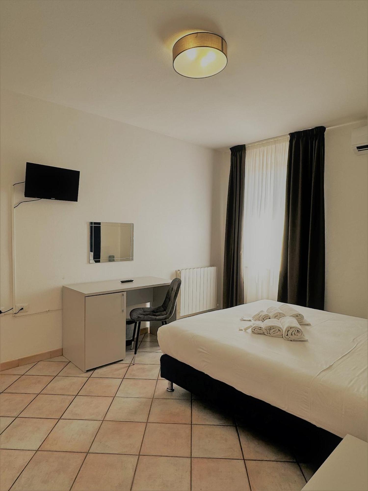 Hotel The Flash - Venturina Terme Bagian luar foto