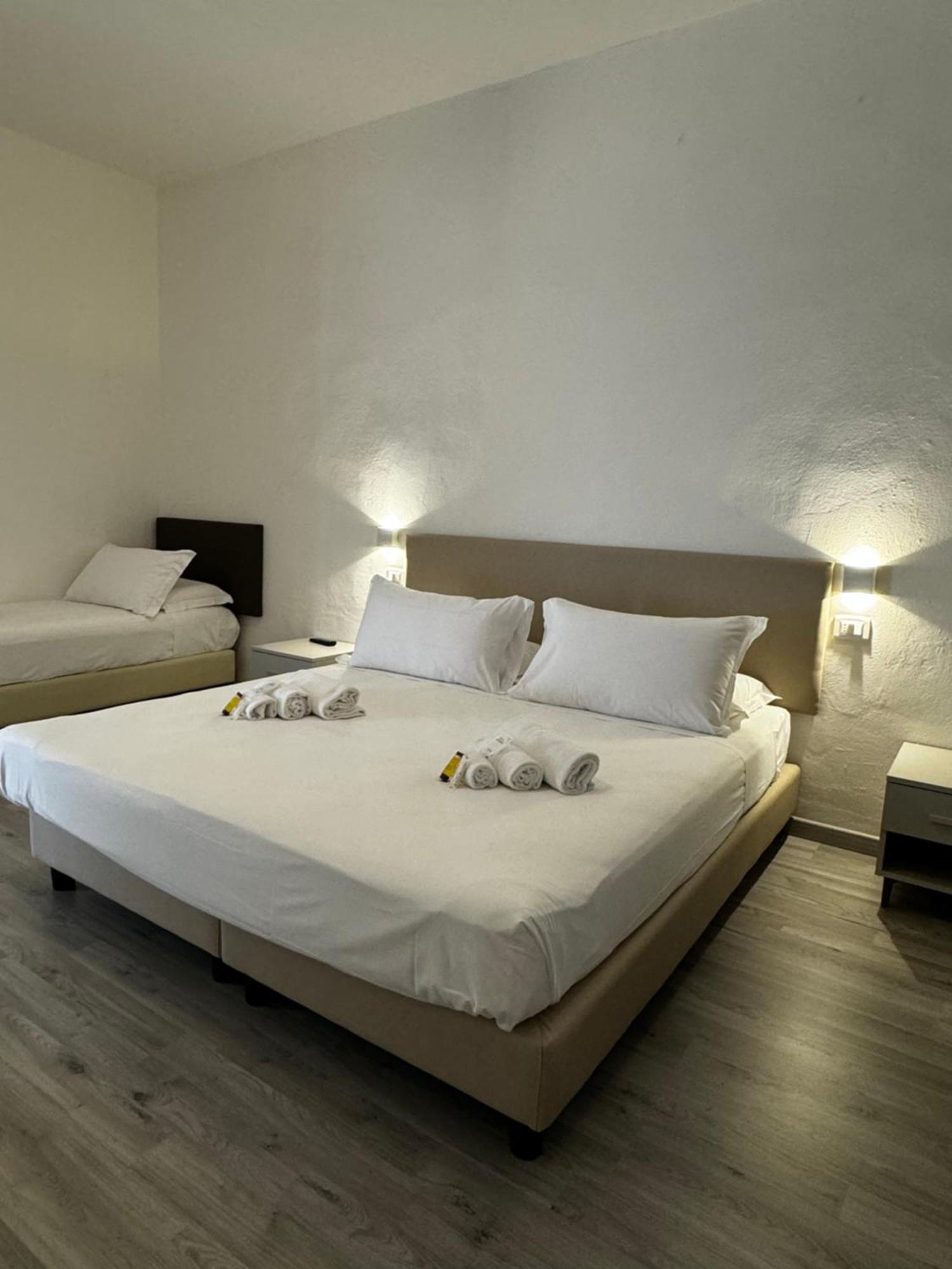 Hotel The Flash - Venturina Terme Bagian luar foto