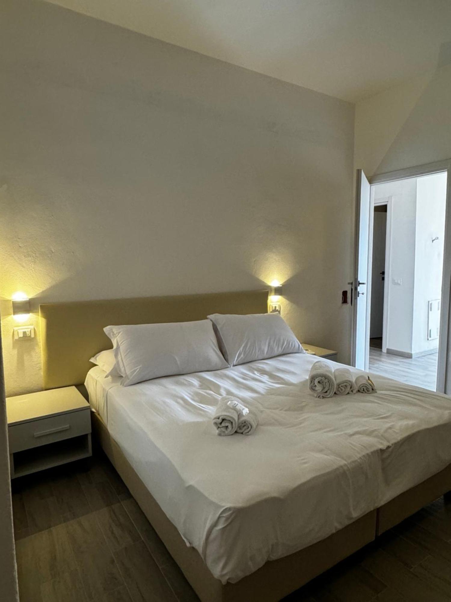 Hotel The Flash - Venturina Terme Bagian luar foto